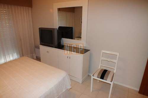 Divino Impecable Con Servicios- Ref: 14439