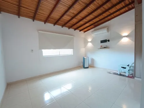 Casa En Venta En La Floresta. Cod V30737
