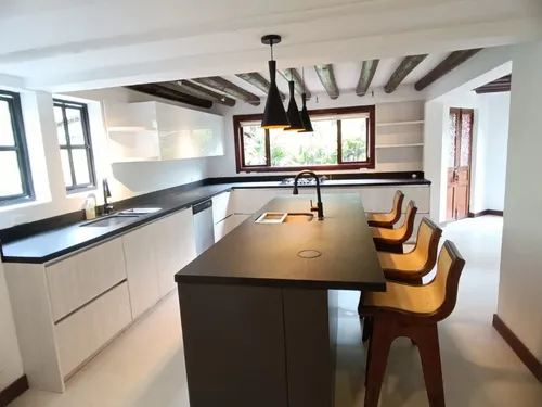 Casa En Arriendo Ubicada En Rionegro Sector Llanogrande (16007).