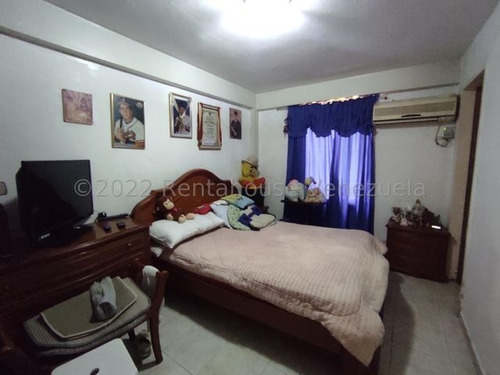 Imagen 11 de 16 de Vendo Apartamento En Urbanización La Fuente Turmero, Código 22-25052 Carlos M. 04243535083