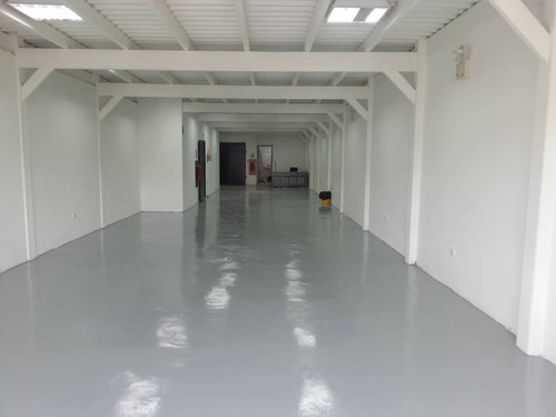 Imagen 2 de 10 de En Venta Edificio Industrial Con La Mejor Ubicacion Del Oeste Catia Mn04141187711