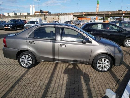 Toyota Etios 1.5 X Plus Sedan 16v Flex 4p Automático