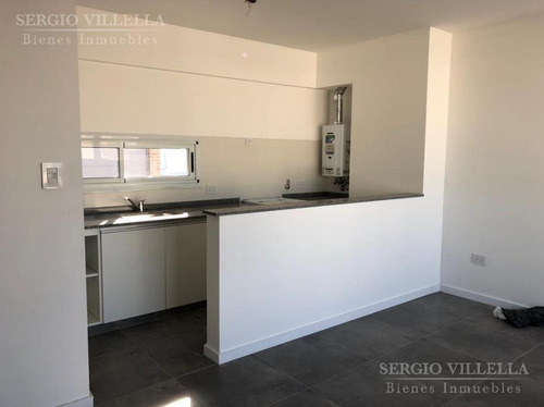 Imagen 4 de 8 de Catamarca Al 3600 - Amplio Departamento De Un Dormitorio.