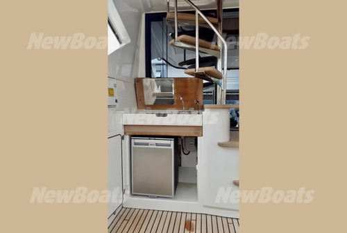 Imagem 15 de 15 de Lancha Beneteau Gt 49 Fly 2012 550 Horas Radar!!