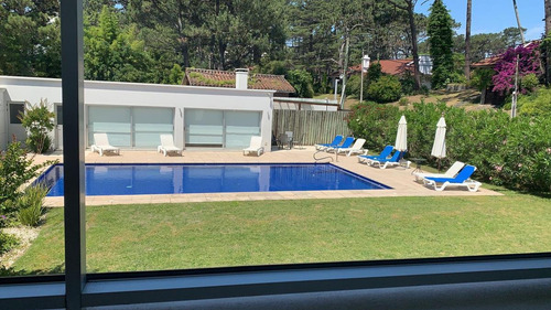 Imagen 18 de 19 de Divino Apartamento De 2 Dormitorios A Pocos Metros De La Playa - Temporada 2023