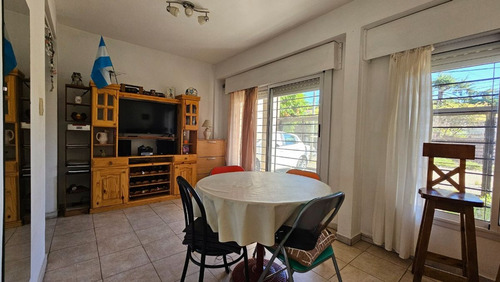 Venta Departamento 2 Ambientes Con Cochera Bernal