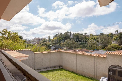 Casa En Venta Con Amplias Áreas Verdes Con Piscina Colinas De Carrizal, Carrizal Altos Mirandinos