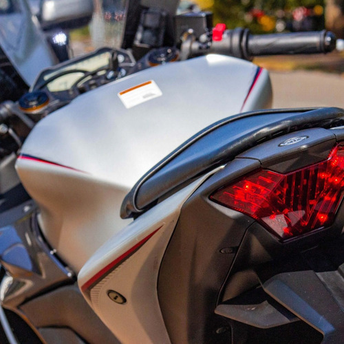 Imagem 8 de 10 de Moto Yamaha Yzf R3 Prata Ano 2021 Com Baixo Km