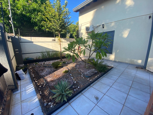 Imagen 22 de 28 de Hermosa Casa En Venta En Cambyreta