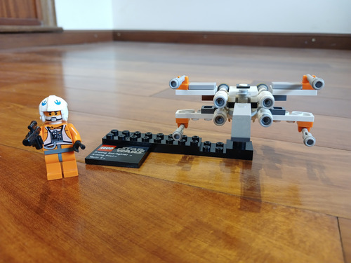 Lego Star Wars X-wing Starfighter & Planet Yavin 4 Set 9677 77 X-wing - Pilot - Yavin 4