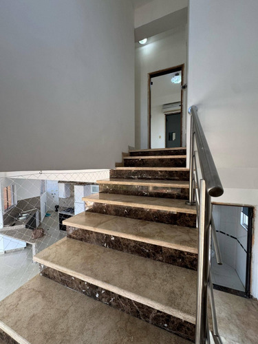 Cod: 276063 Apartamento Duplex En Alquiler. Residencias Risbel Garden, Urb. El Bosque, 1200$ Mml Solo Clientes
