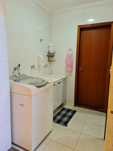 Lindo Sobrado Localizado Em Rua Particular (sem Saída).