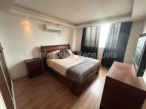Estupendo Apartamento En Colinas De La Tahona 25-18150