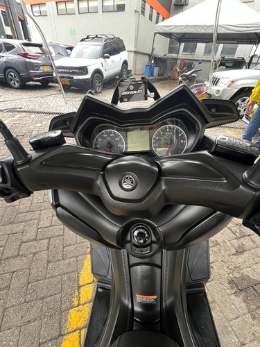 Moto Yamaha X- Max 300
