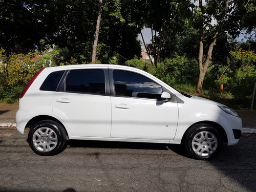 Ford Fiesta 4p 1.6 Hatch Se - 2013/2014 - Branco - 33.800km