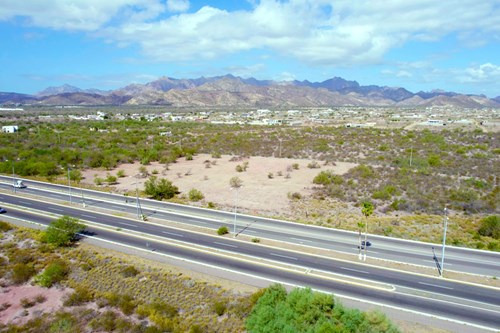 Terreno De 1,000 M2 Sobre El Blvd Tetakawi Con Vista Parcial Al Mar