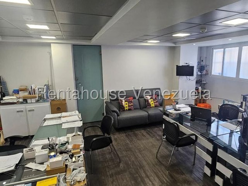 Agp Local Comercial Remodelado Con Acabados Modernos En Venta En La Carlota 25-14913 Ys