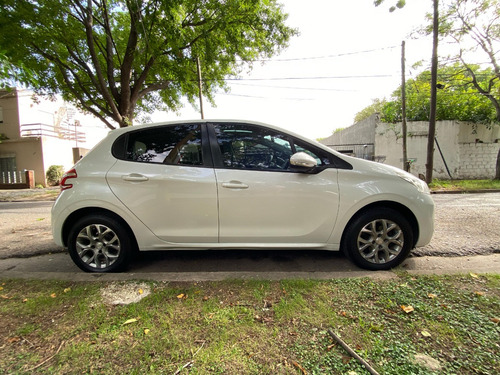 Peugeot 208 1.5 Allure Touchscreen