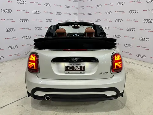 Mini Cooper Convertible 1.5 Iconic At