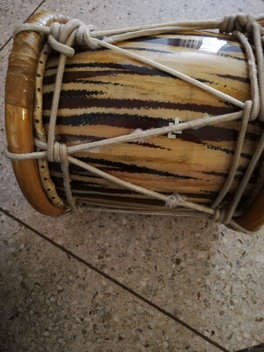 Imagen 5 de 5 de Tambora Dominicana