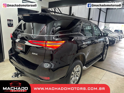 Toyota Hilux SW4 2.8 D-4D TURBO DIESEL SRX 7L 4X4 AUTOMÁTICO