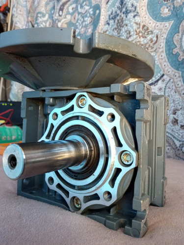 Reductor De Velocidad Para Motor Nmrv040 10 A 1 Seminuevo (Usado)