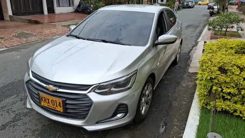 Chevrolet Onix 1.0T Premier Sedan At