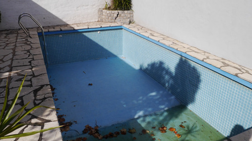 Dueño Vende Ph Independiente Con Pileta Semiclimatizada, Cochera, 5 Dormitorios, Quincho, Parrilla, Jardín, Patio, 8,66 Mts De Balcón, 2 Habs En Pb Y 3 En 1° C/espacio Aéreo, Coghlan Al Cfte-fte