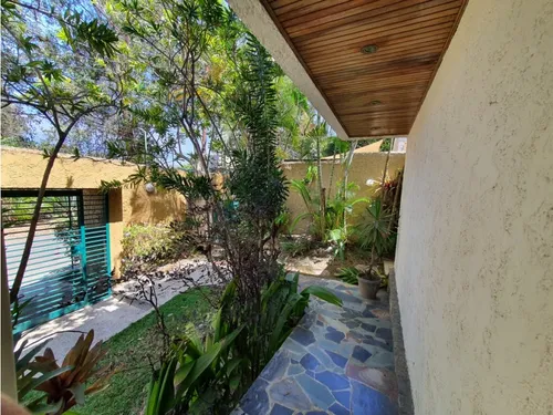 Venta Casa Tres Plantas En Lomas De Club Hipico Con Anexo Baruta