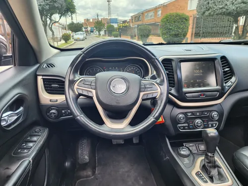 Jeep Cherokee 3.2 Longitude