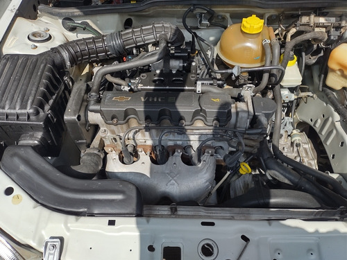 Imagem 4 de 14 de Chevrolet Classic 2010 1.0 Flex Power 4p