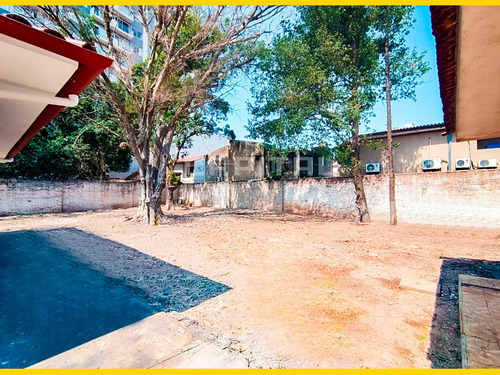 Casa De Una Planta En Alquiler Sobre Avenida Alemana, Amplio Terreno Maxima Exposicion