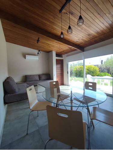 Imagen 12 de 29 de Complejo De Casas De Alquiler En Miramar