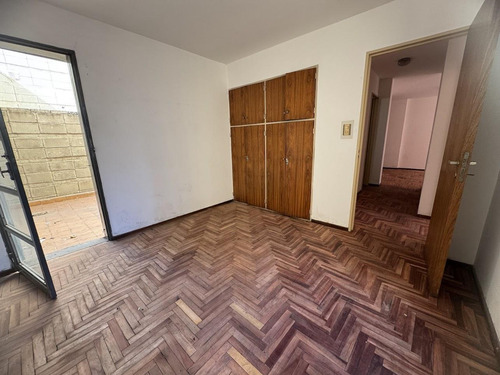 Venta Departamento Alberdi, Dos Dorm, Un Baño, Amplio Balcon