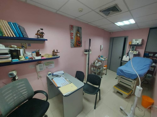 Imagen 9 de 26 de Centro Médico En Venta En El Centro De Maracay