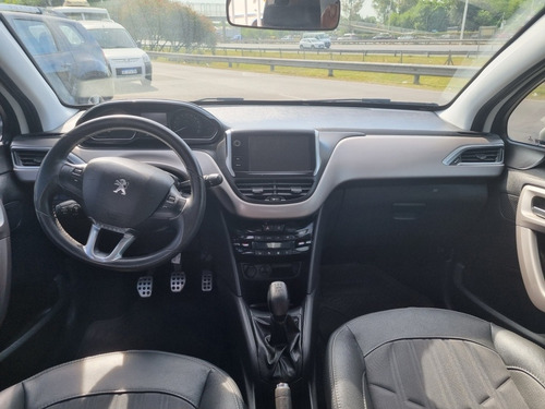 Imagen 14 de 18 de Peugeot 208 2016 1.6 Feline