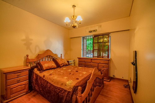 Venta Casa 4 Ambientes Con Patio Y Cochera En Ramos Mejía