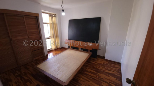 Apartamento En Venta. Montalban Ii. 24-10011
