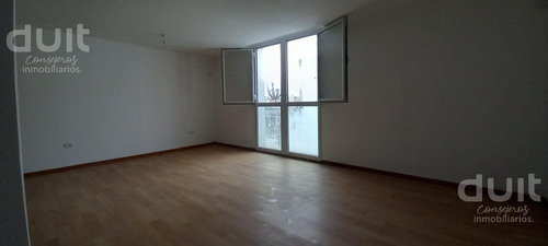 Venta De Oficina En Grand Astoria Oficce 7 Piso