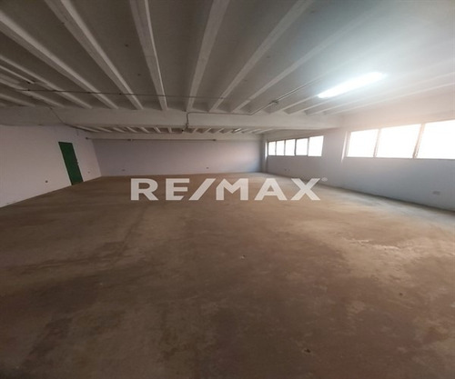 Deposito En Alquiler En La Zona Industrial De Palo Verde 370mts/1b/1pe