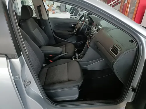 Volkswagen Polo 5p L4/1.6 Man