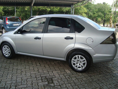 Imagem 4 de 6 de Ford Fiesta 1.6 Rocam Sedan 8v Flex 4p Manual