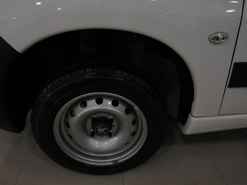 Imagen 24 de 25 de Peugeot Partner 2023 1.6 Furgon Confort