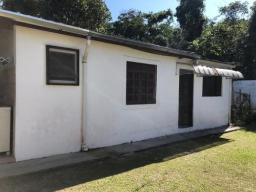 Chácara No Litoral Com Piscina E 2 Dormitórios Em Itanhaém