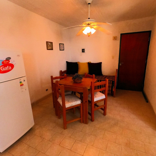 Imagen 10 de 21 de ¿soñas Con Una Vista Directa Al Mar? Este Departamento 1 Ambiente, Con Cochera Es Para Vos! Oportunidad. Oferta.