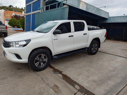 Imagen 1 de 15 de Toyota Hilux 2018 2.7 Cabina Doble Sr Mt