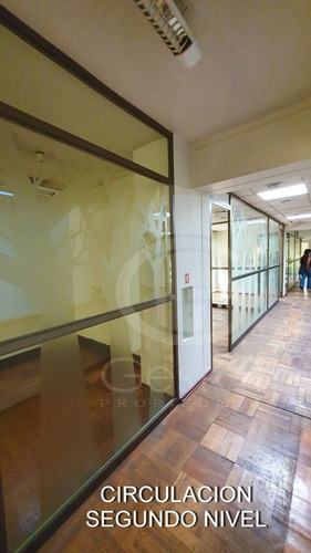 Oficina En Venta En Providencia, 25 Privados-7 Baños-10 Est.
