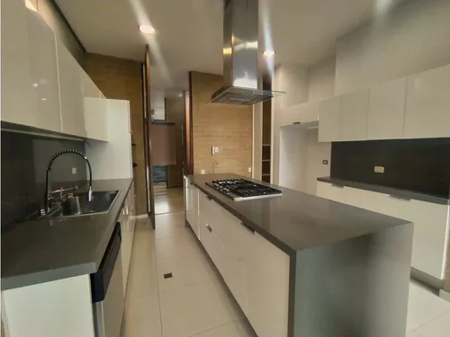Apartamento Para Arriendo En El Poblado Los Balsos