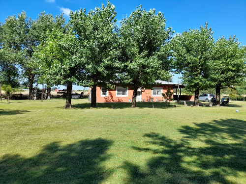 Venta Casa Quinta 4 Ambientes En Cañuelas, Cochera