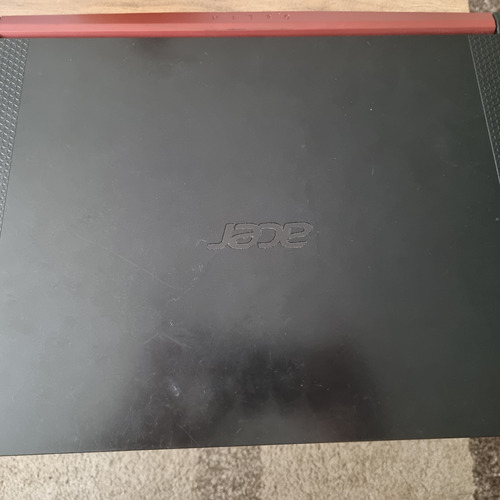 Acer Nitro Color Negron Con Detalles Rojos
